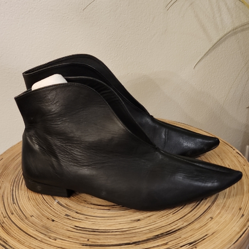 Zara Leather Black Ankle Boots With V Vamp Pointed Elf Boots EU 39 US 8.5